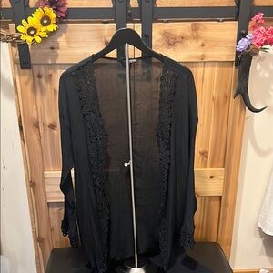 BloomChic Elegant Black Sheer Kimono Style Top w/ Lace Trim